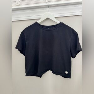 Vuori Black Open Back Crop Tee Size Large Athletic Yoga Workout Top